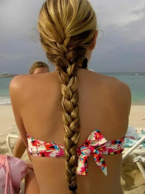 Красивые прически для лета long fishtail braid Beach braids, Beach hair, Long hair styles