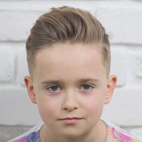 Красивые прически для мальчиков 11 лет Textured Quiff Trendy and Cute Boys Hairstyles for 2018 USA Best Advi. Cortes de