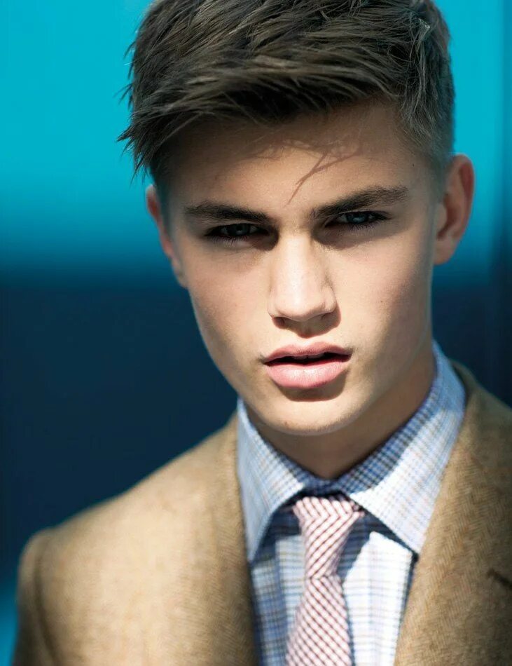 Красивые прически для подростков Ragdan - Sam Harwood Ph: Cecilie Harris Teen boy hairstyles, Boys haircuts, Boy 