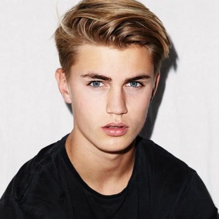 Красивые прически для подростков мальчиков Bild könnte enthalten: 1 Person Kids hair cuts, Teen boy haircuts, Teen haircuts