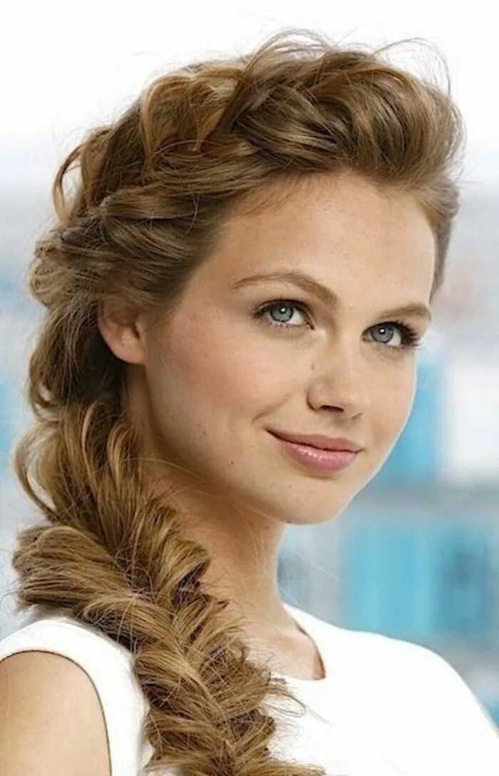 Красивые прически для взрослых La coiffure avec tresse - mille et une variantes pour être belle Braided hairsty
