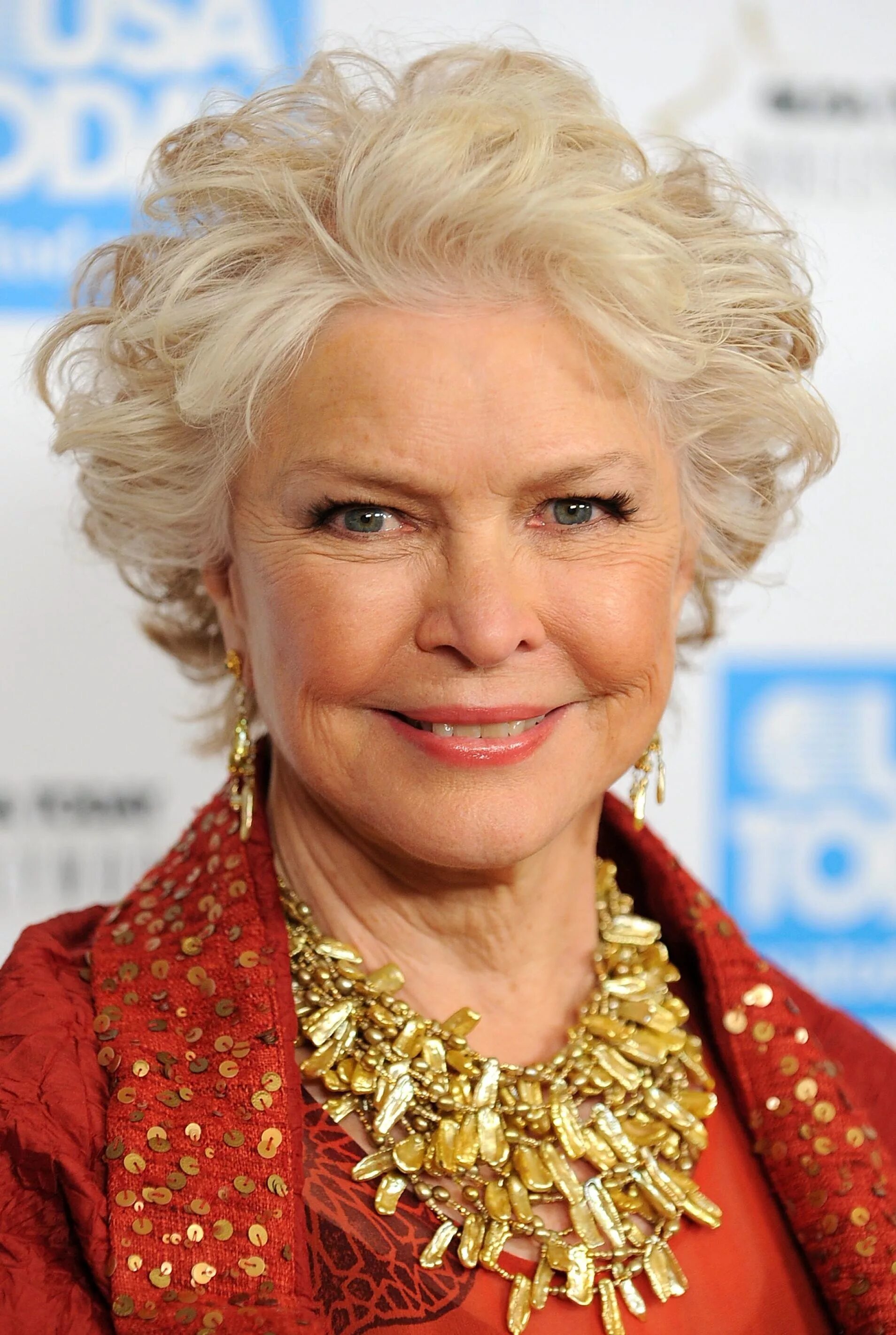 Красивые прически для женщин 60 Short curly hairstyles for women, Hair styles for women over 50, Older women hai