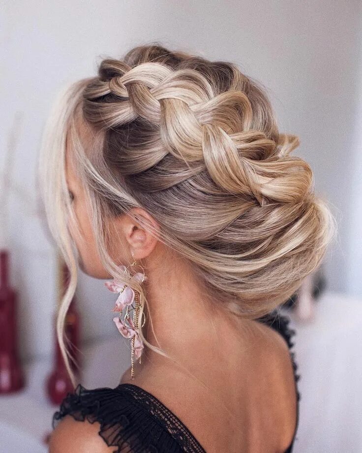 Красивые прически фото на средние 51 Beautiful Bridal Updos Wedding Hairstyles For A Romantic Bride - Textured upd