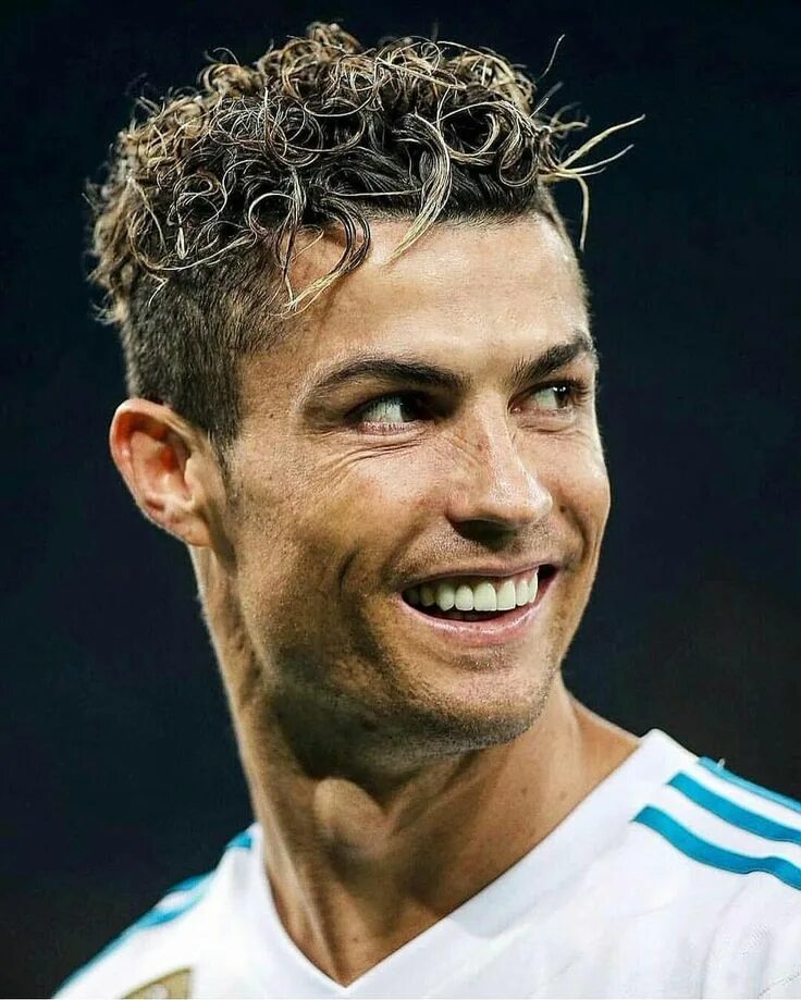 Красивые прически футболистов Ajdin on Twitter Cristiano ronaldo haircut, Cristiano ronaldo hairstyle, Ronaldo