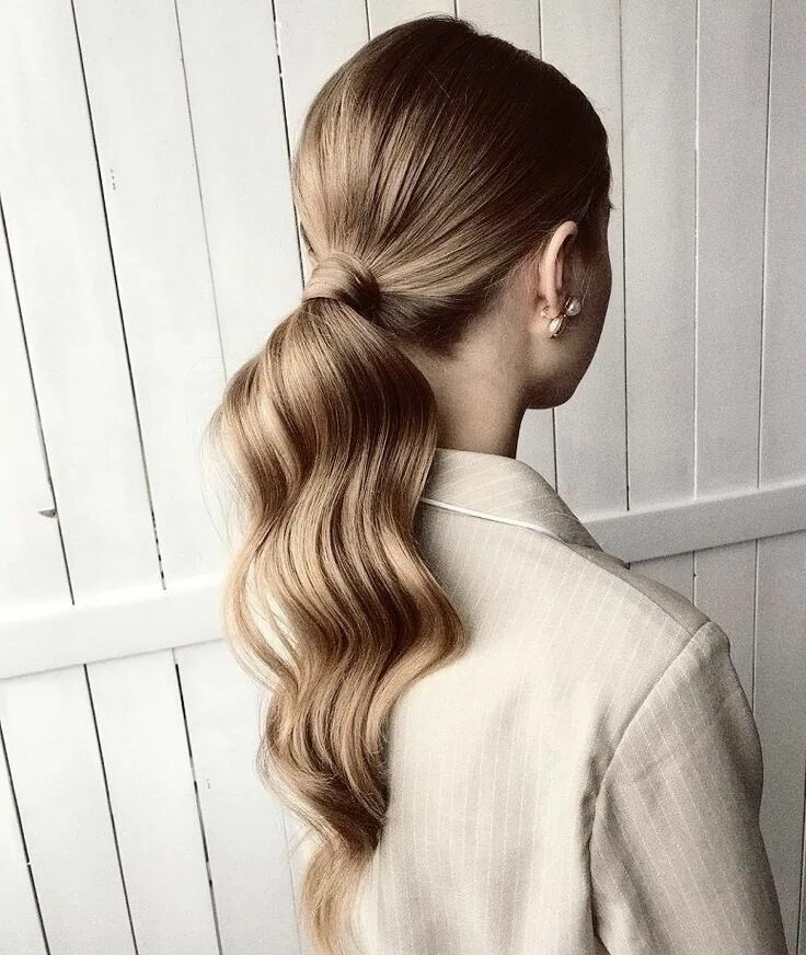 Красивые прически хвосты на длинные волосы Image shared by K ❁. Find images and videos about girl, fashion and hair on We H