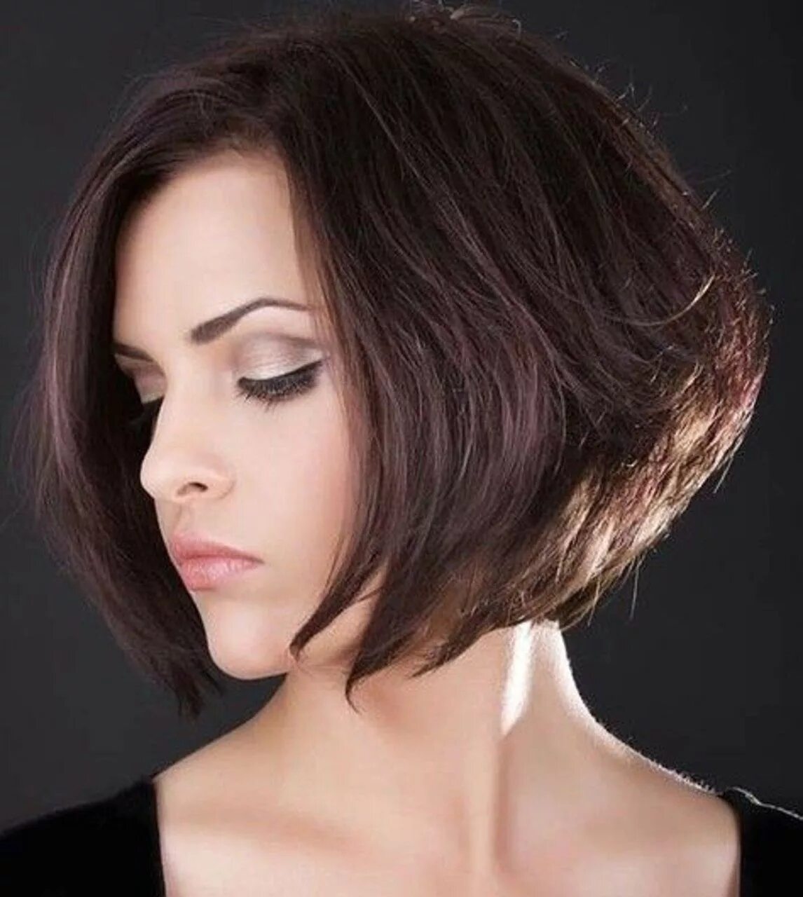 Красивые прически каре короткое Короткие стрижки с объемом на макушке - фото-обзор Thick hair styles, Hair pictu