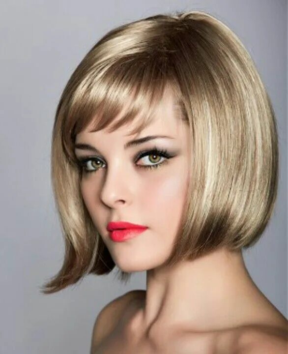 Красивые прически каре короткое Champagne blonde + coral lips Short bob hairstyles, Bob haircut with bangs, Hair