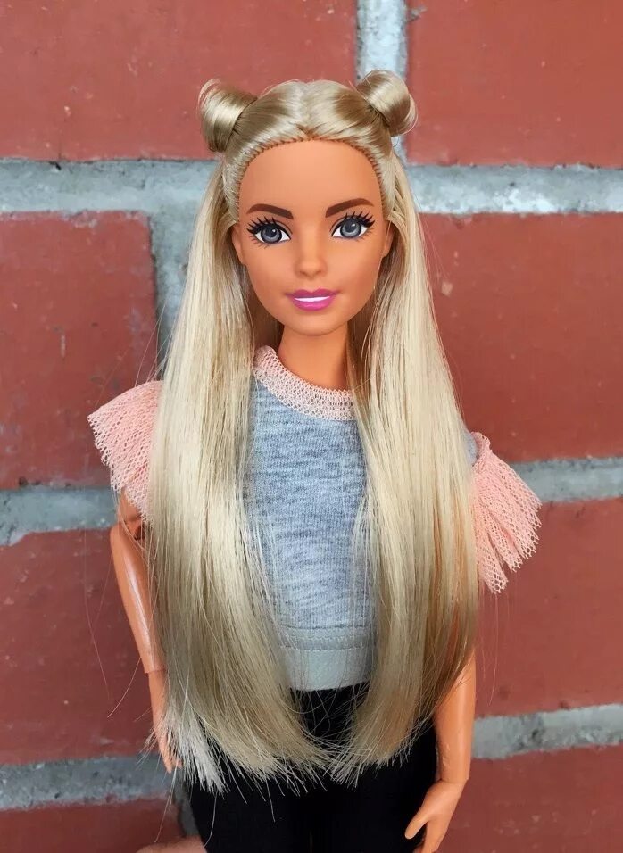 Красивые прически кукле барби Pin en Barbie Dolls Made to move Joyce Peinados para barbies, Pelo de muñeca, Ba