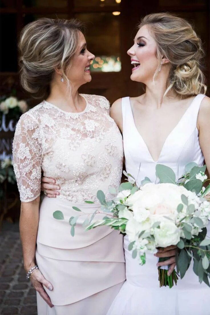 Красивые прически маме на свадьбу 25 Stylish Mother-of-the-Bride and Groom Hairstyle Ideas in 2023 Mother of bride