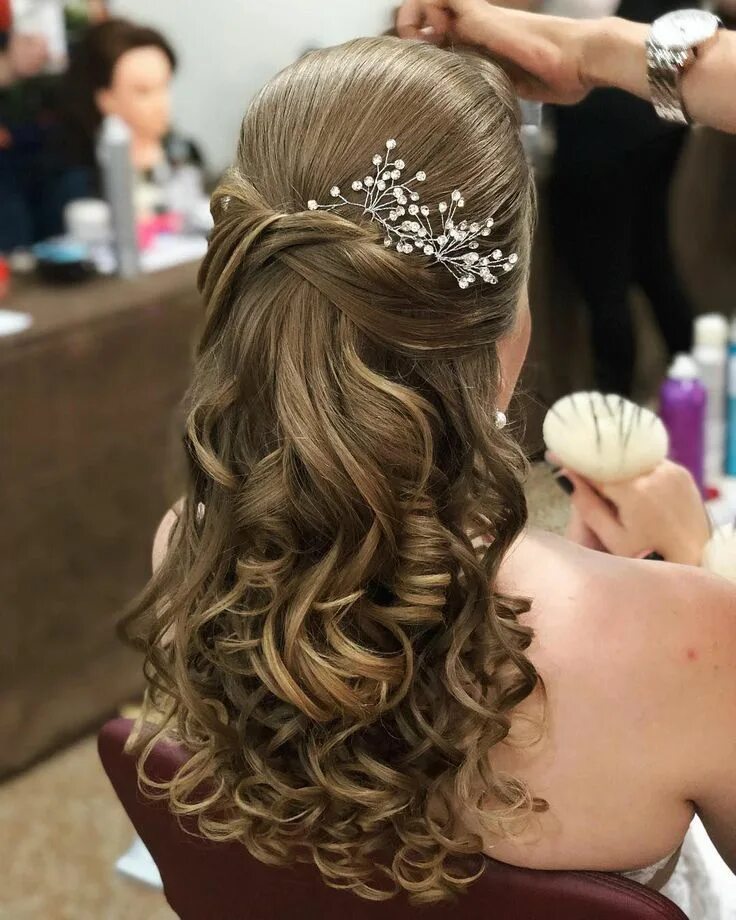 Красивые прически на бал Peinados boda #curlshair em 2020 Penteado casamento, Penteado noiva e Cabelo cas