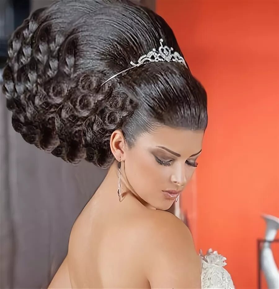 Красивые прически на бал 10 популярных идей на тему "middle part quince hairstyles" для вдохновения