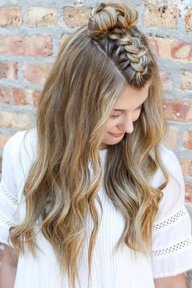 Красивые прически на длинные волосы подростку 10 Lovely Top Knot Hairstyles To Try Right Now Easy summer hairstyles, Cool hair