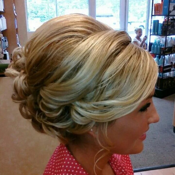 Красивые прически на каскад Wedding hair Hair styles, Wedding hairstyles, Short bridal hair