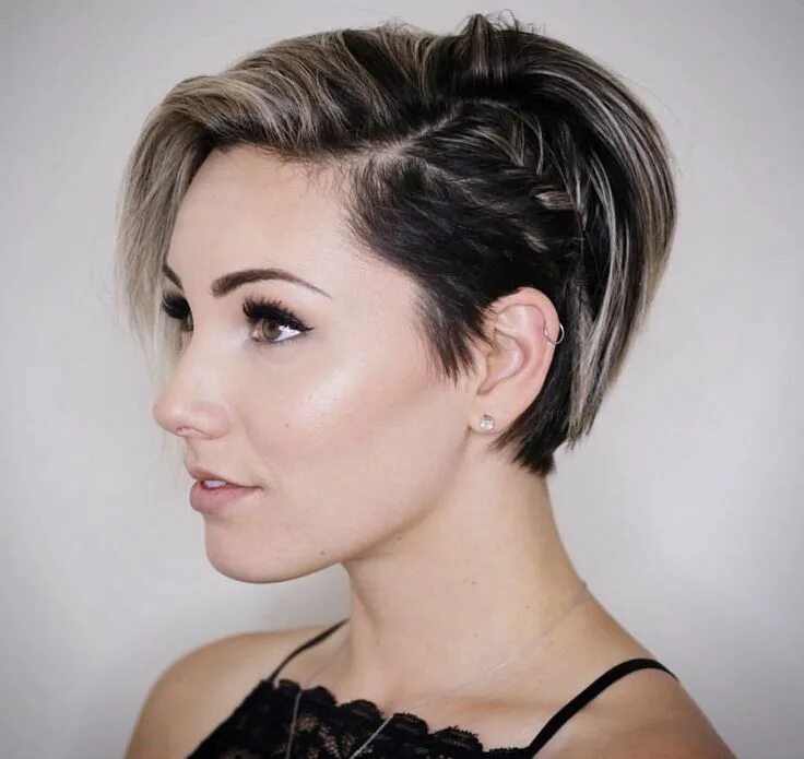 Красивые прически на короткую стрижку Pin on Боб Hair looks, Short hair styles, Mom hairstyles