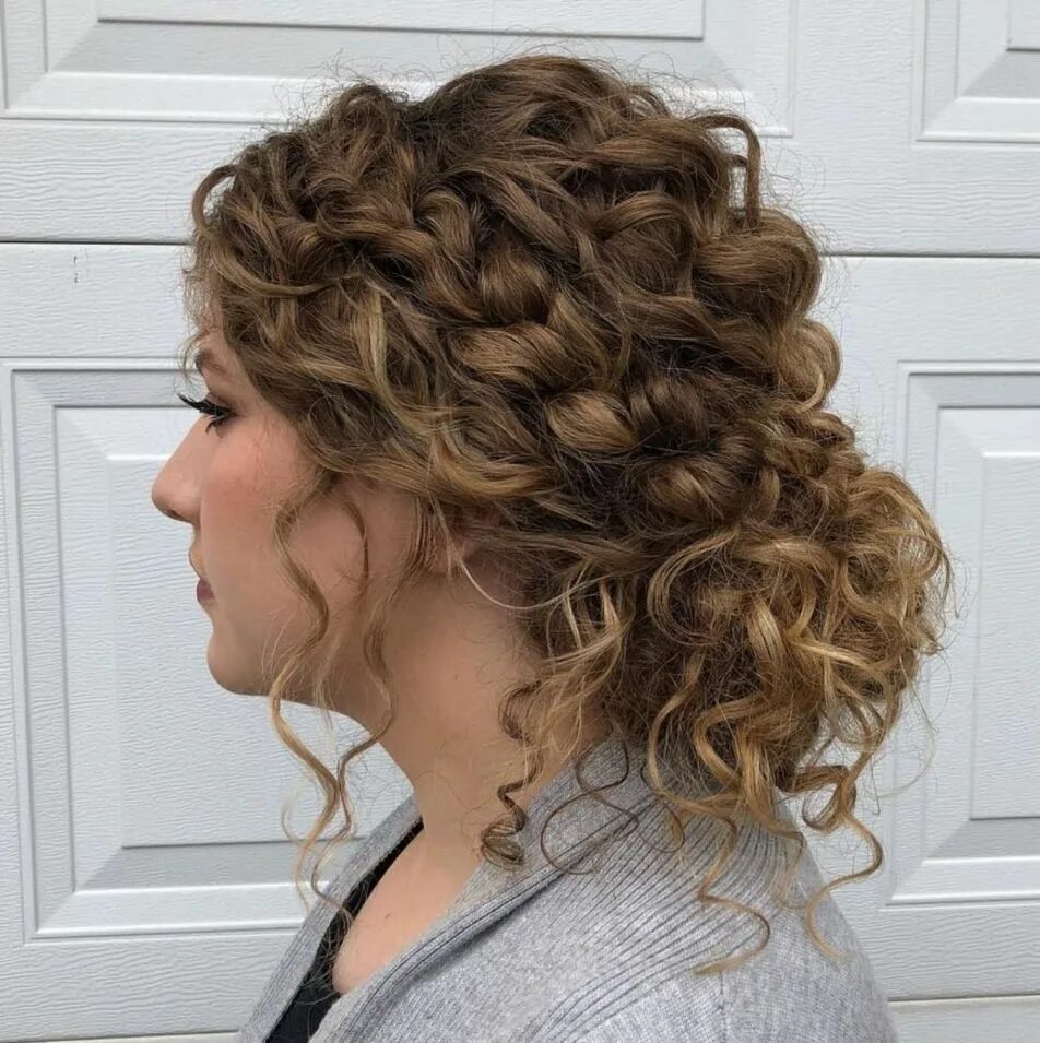Красивые прически на кудрявые волосы средней длины 60 Styles and Cuts for Naturally Curly Hair in 2024 Curly hair styles naturally,