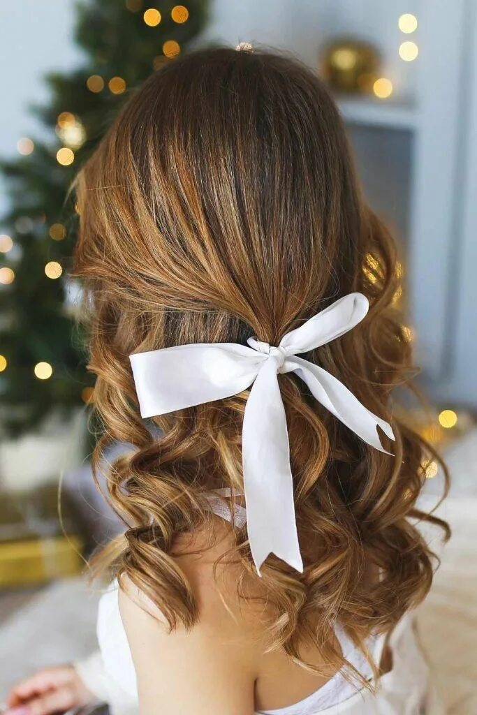Красивые прически на новый год 60 Super Cute Christmas Hairstyles For Long Hair Long hair styles, Easy trendy h