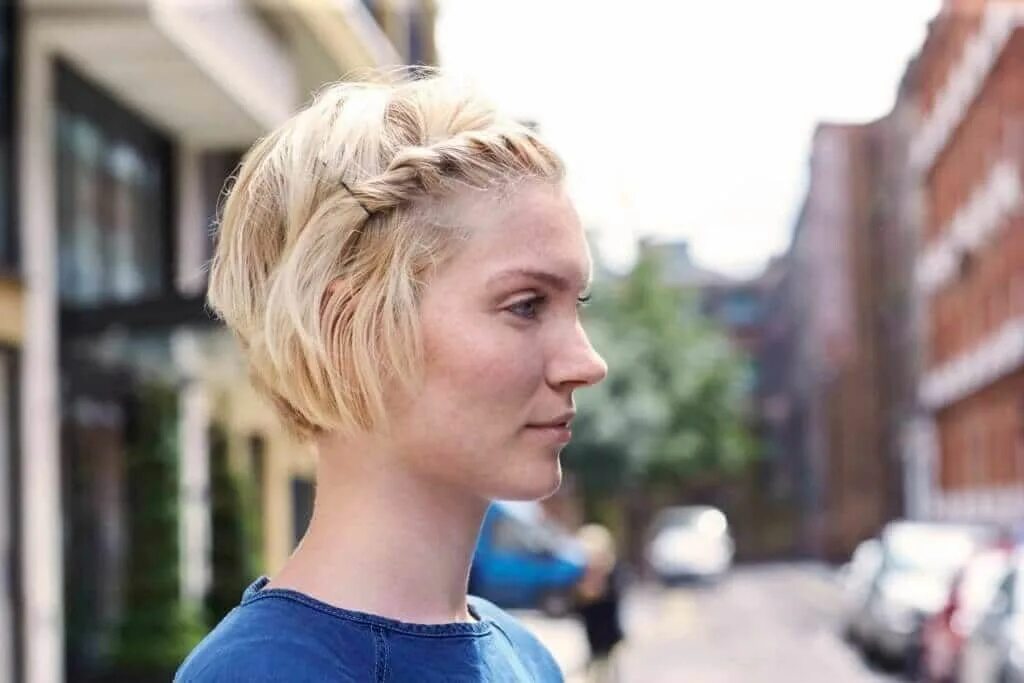 Красивые прически на очень короткие волосы Bob Updos: 10 Easy and Stylish Ways to Pull Your Short Hair Up Medieval hairstyl