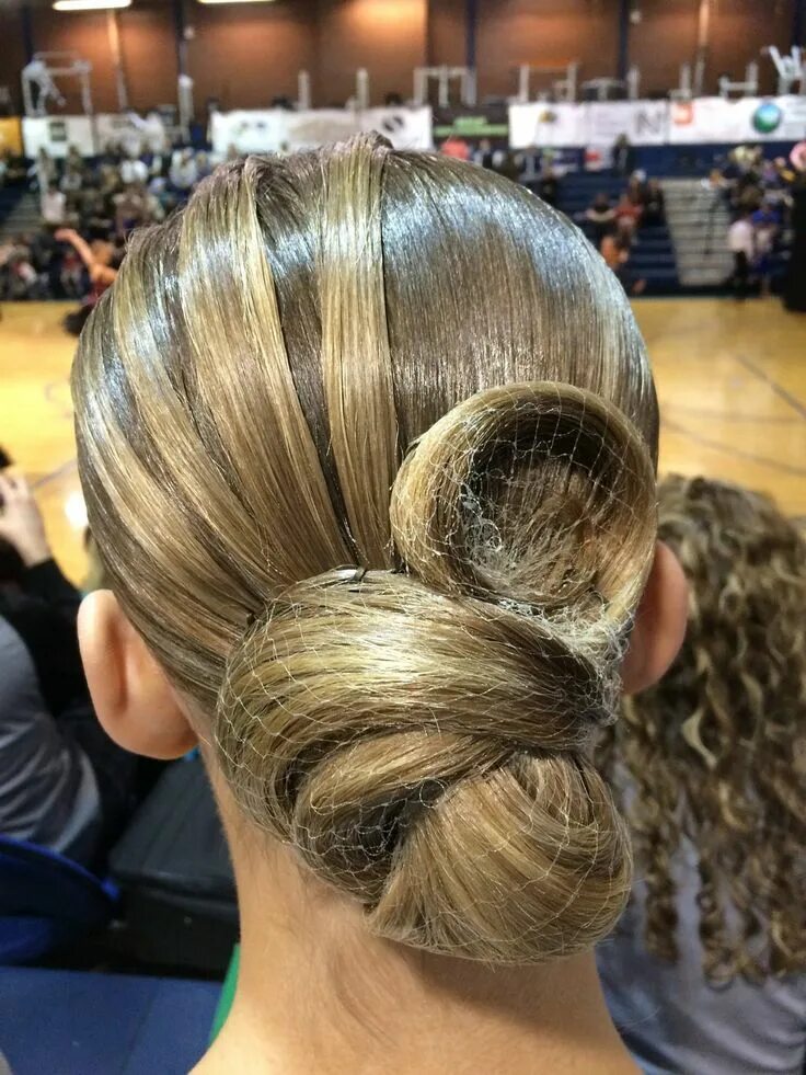 Красивые прически на соревнования Dance hairstyles, Competition hair, Dance competition hair