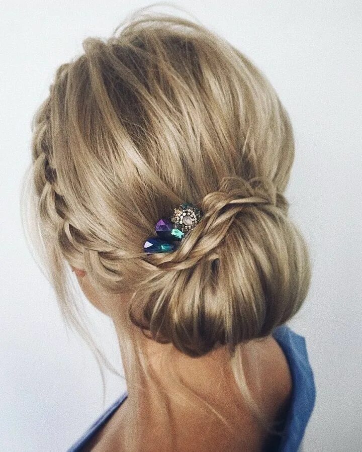 Красивые прически на средние на праздник This beautiful wedding hair updo hairstyle will inspire you Bridesmaid hair updo