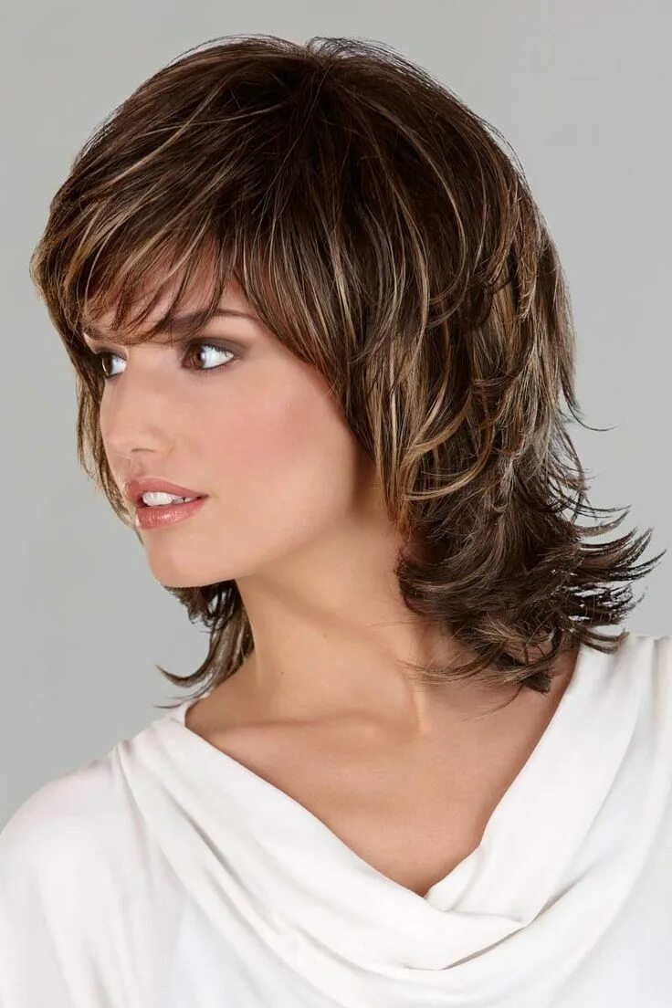 Красивые прически на средний каскад Danielle Wig by Henry Margu Wavy bob hairstyles, Bobs for thin hair, Bob hairsty