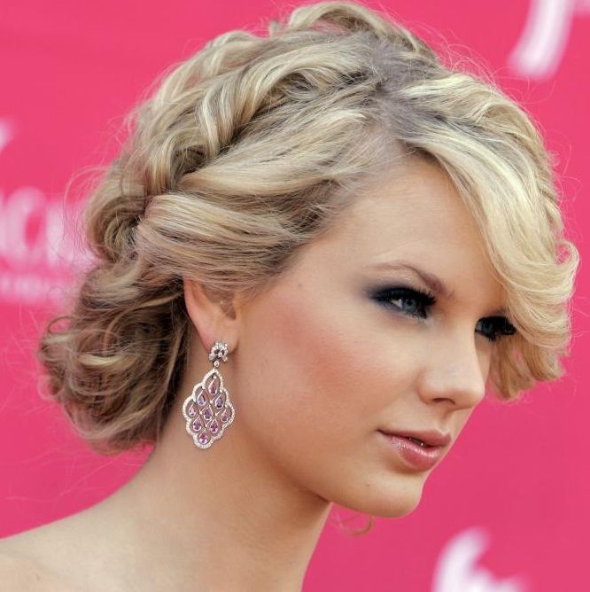 Красивые прически на среднюю длину Braided updo Long hair styles, Hair styles, Medium hair styles