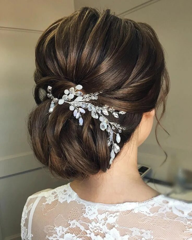 Красивые прически на свадьбу Whether you're a summer ,winter bride or a destination bride, so make sure your 