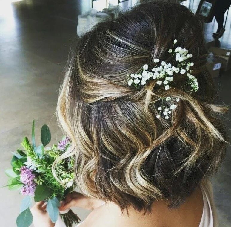 Красивые прически на свадьбу короткие волосы Image result for short half up half down hair wedding Short hair updo, Chin leng