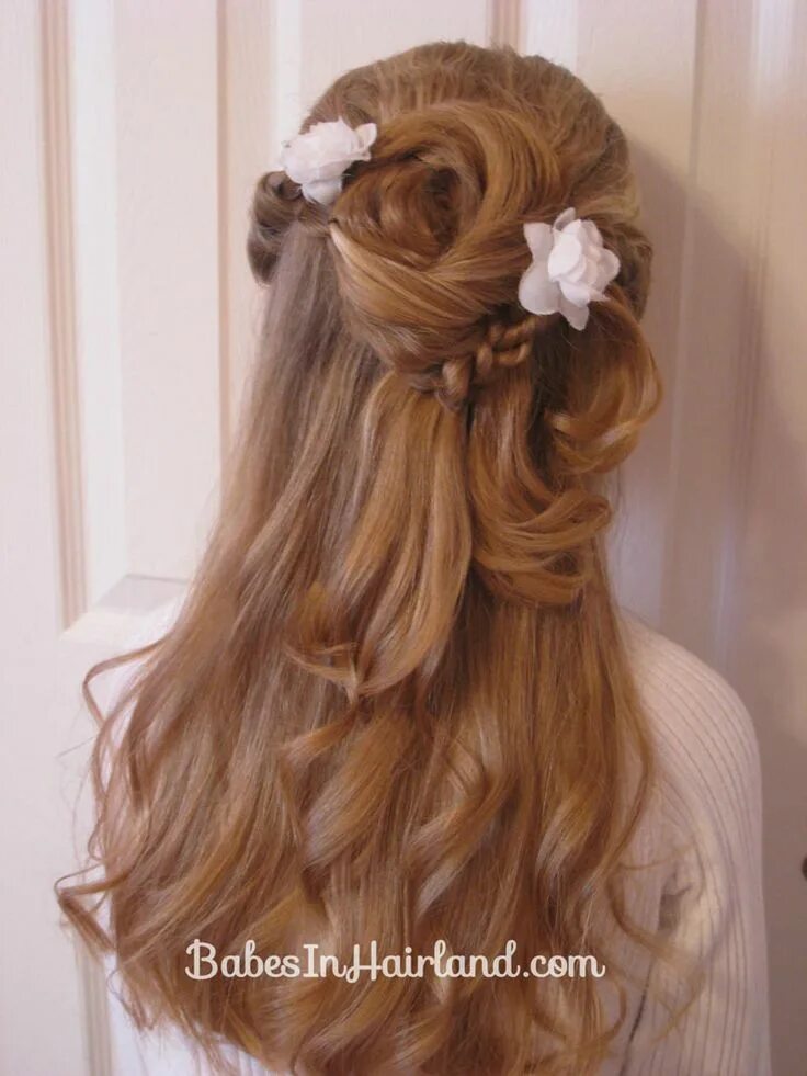 Красивые прически на свадьбу ребенку Twisted Flower Girl Hairstyle - Babes In Hairland Peinados para damas de honor, 