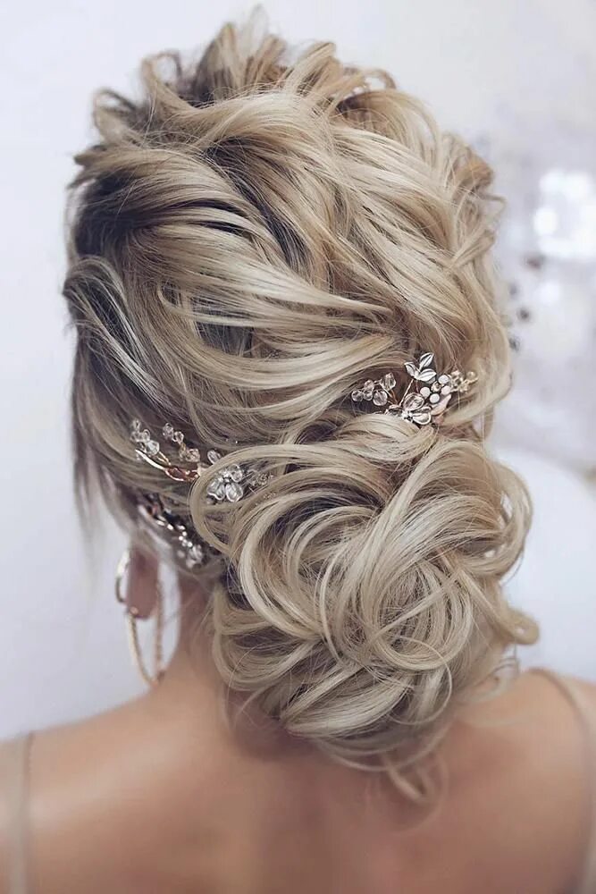 Красивые прически на свадьбу средние волосы 48 Mother Of The Bride Hairstyles Wedding Forward Mother of the bride hair, Prom