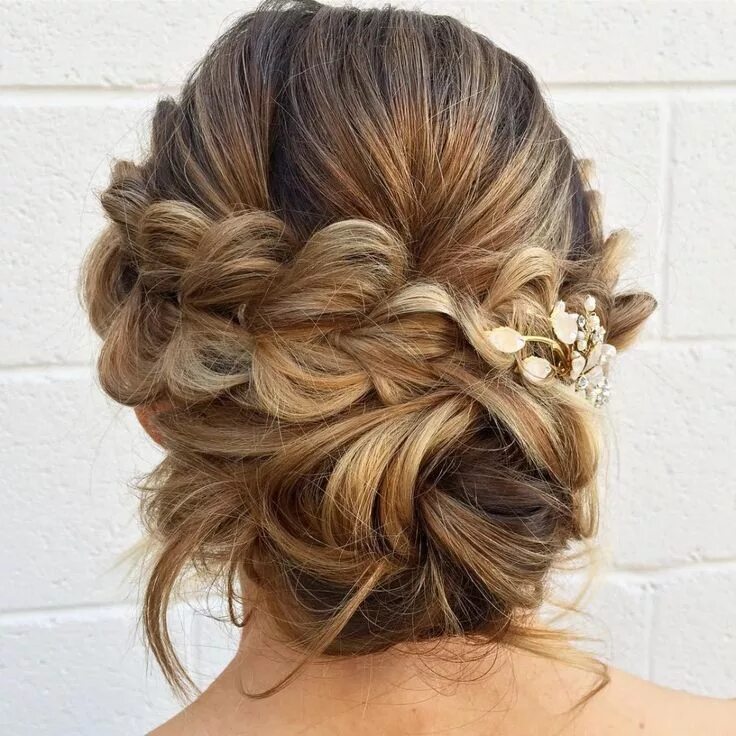 Красивые прически на выпускной на средние 40 Gorgeous Wedding Updos for Every Type of Bride Long hair styles, Bridal hairs