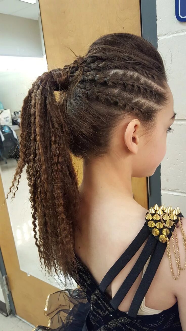 Красивые прически на выступление Stylist Credit: Adrienne Chabot @xoacxo Sassy dance competition hairstyle Dance 