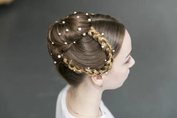 Красивые прически на выступление Beauty Breakdown : Re-create Juliet’s Hair from American Ballet Theatre’s 'Romeo