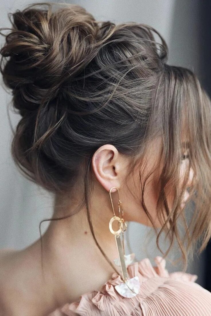 Красивые прически наверх 100 coiffures de fêtes faciles et parfaite à essayer à la maison Bun hairstyles,