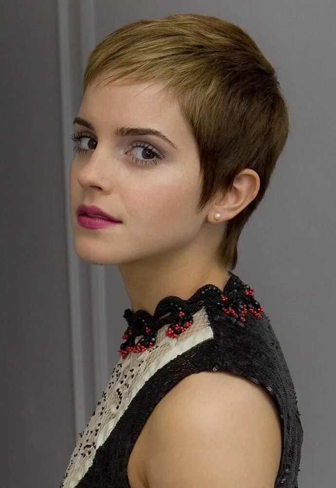 Красивые прически под мальчика Emma Watson Wants More Men To Speak Up About Global Gender Equality Прически, Ко