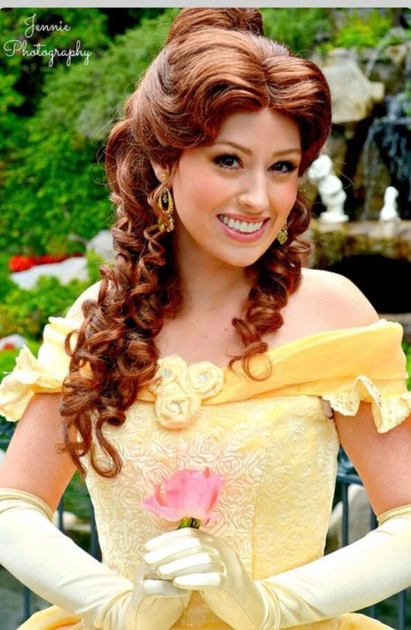 Красивые прически принцесс Belle : Disney princess : Disneyland Disney cosplay, Disney princess cosplay, Be