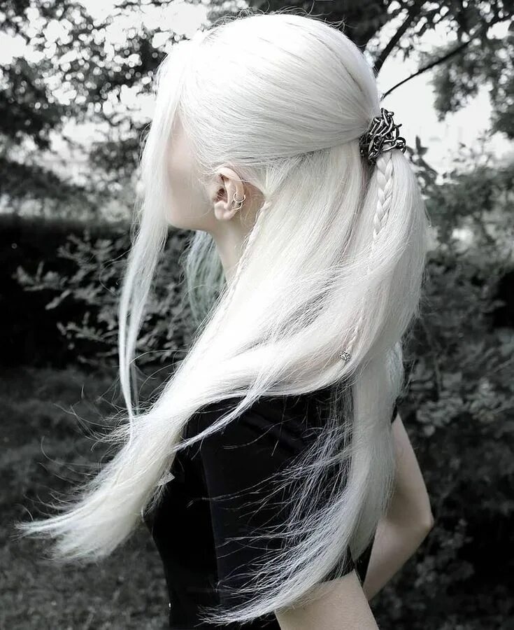 Красивые прически с белыми волосами Pin on Princess / witch oc Long white hair, White hair color, Dyed hair