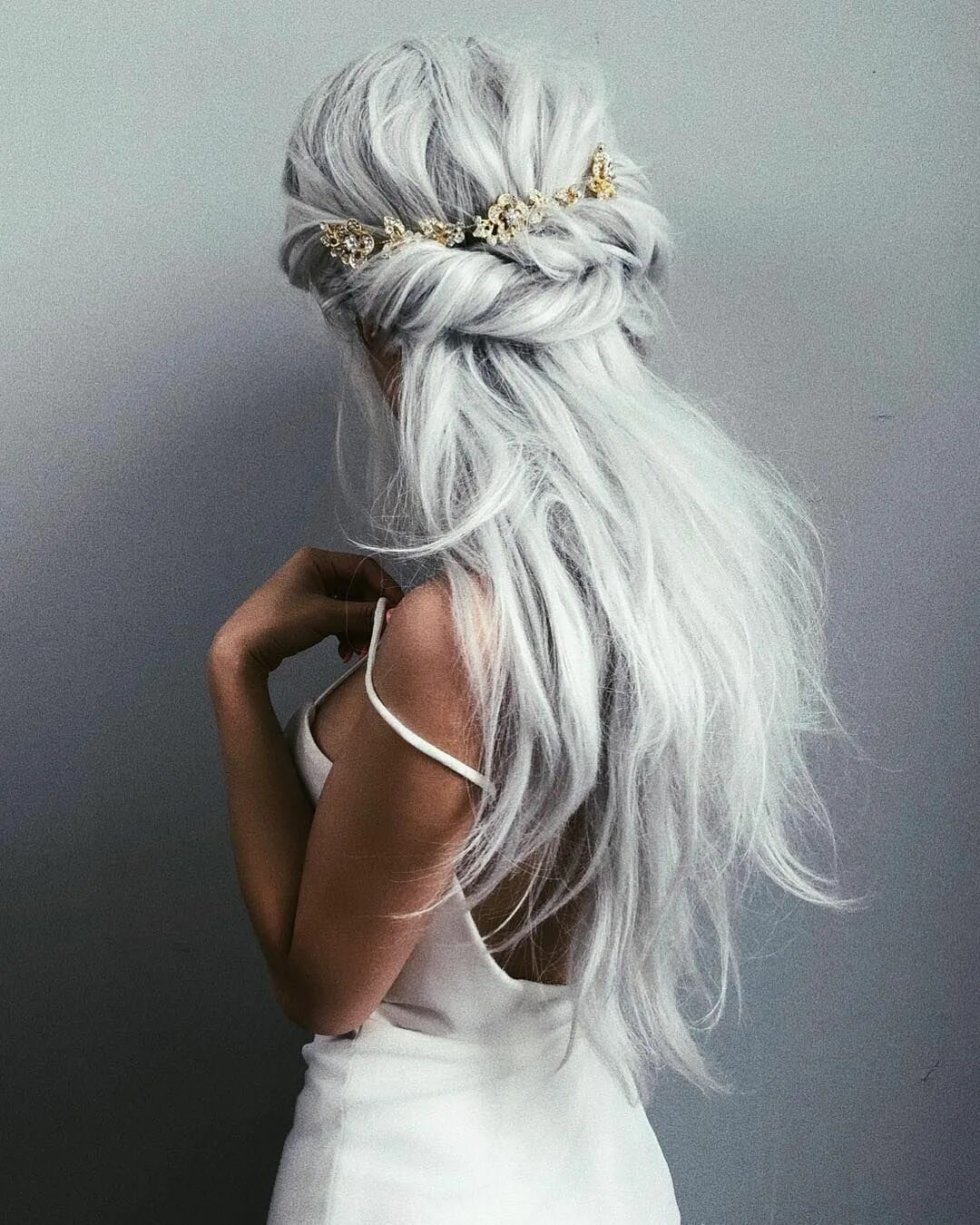 Красивые прически с белыми волосами Wedding Hair Inspiration : Cara Clyne Bridesmaid hair, Wedding hair down, Weddin