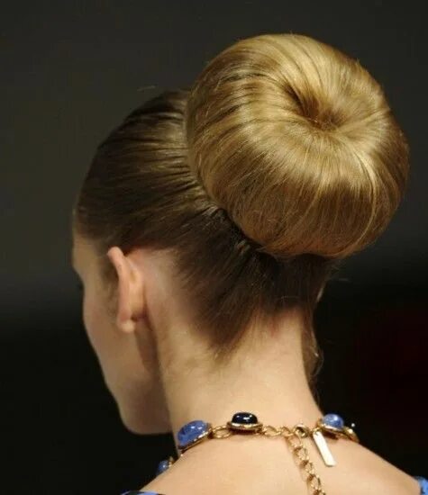 Красивые прически с бубликом Pin em CABELOS Cabelos estilosos, Cabelo de mulher, Penteados fáceis