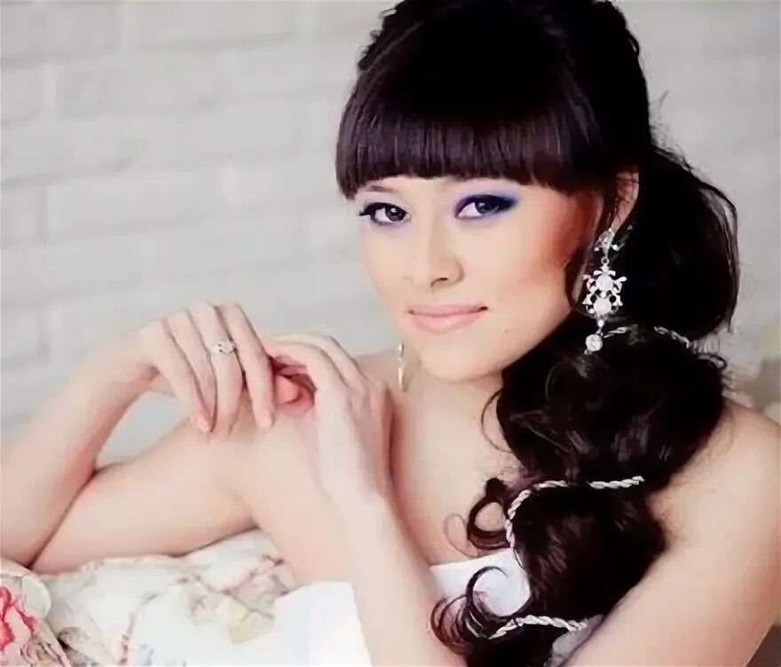 Красивые прически с челкой на средние Best wedding hairstyles short bangs curls 57+ ideas Short wedding hair, Hair sty