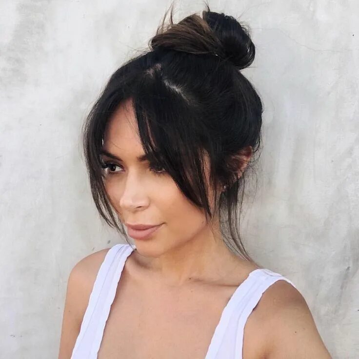 Красивые прически с челкой шторкой See this Instagram photo by @marianna_hewitt * 4,693 likes Long hair with bangs,