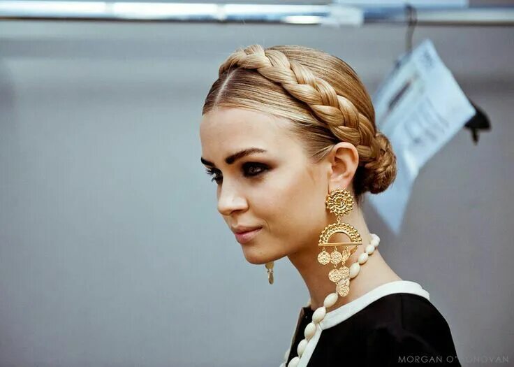 Красивые прически с косичками Pin by Marta M on WŁOSY Braided hairstyles, Gorgeous hair, Milkmaid braid