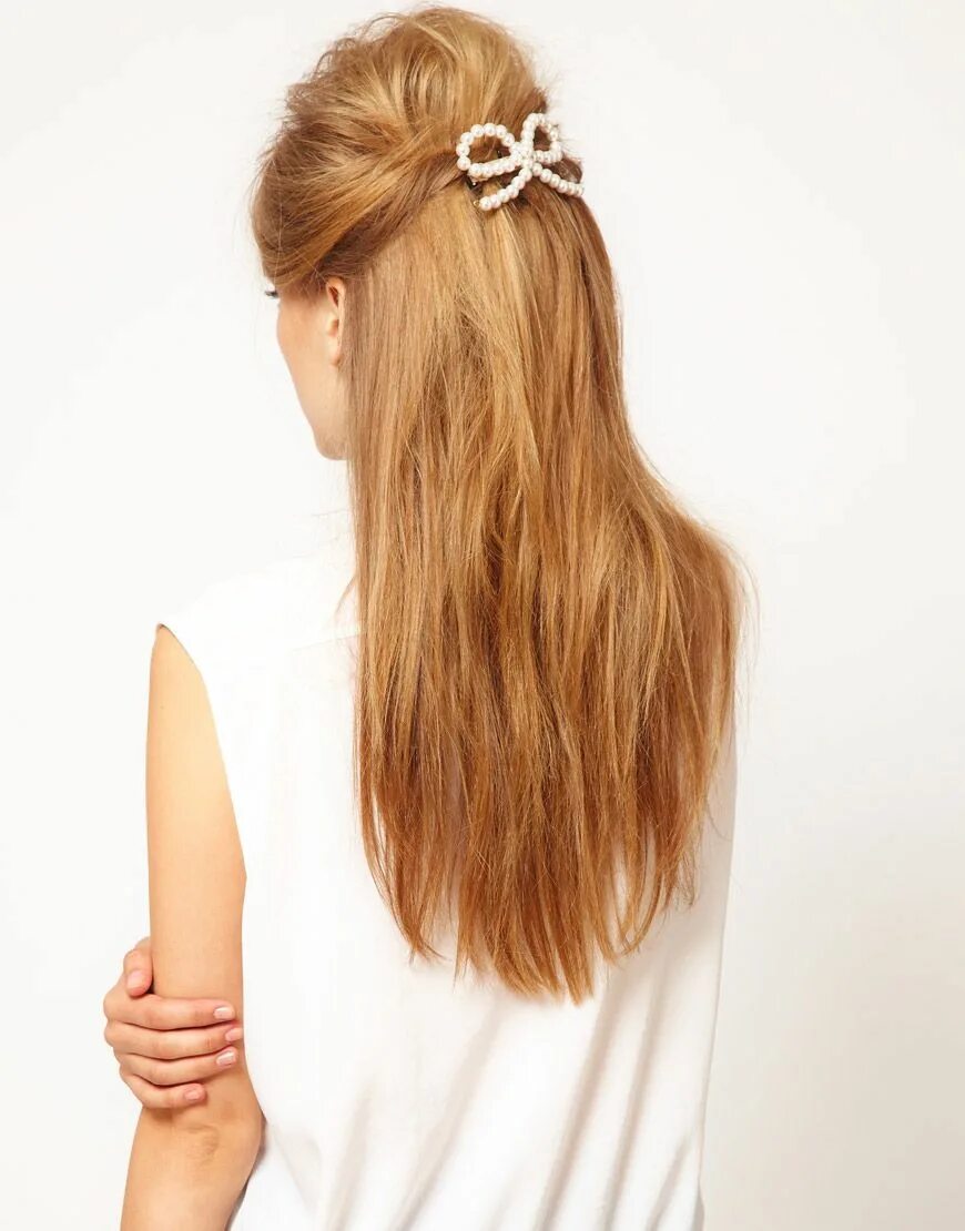 Красивые прически с крабиком на длинные bow hair clip #bows Half updo hairstyles, Hair jewelry, Hair updos
