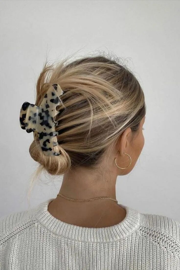 Красивые прически с крабиком в школу 13 claw clips we're snapping up, because they're everywhere right now Hair style