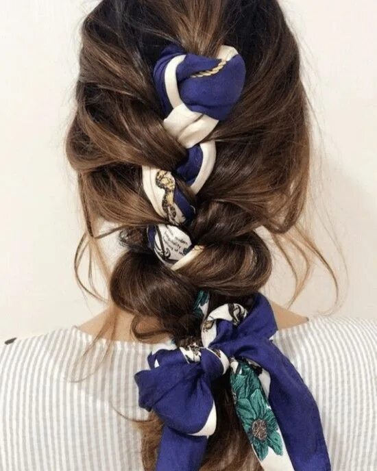 Красивые прически с ленточками 10 Hair Accessories To Try Out This Summer To Help Stay Cool - Society19 Scarf h