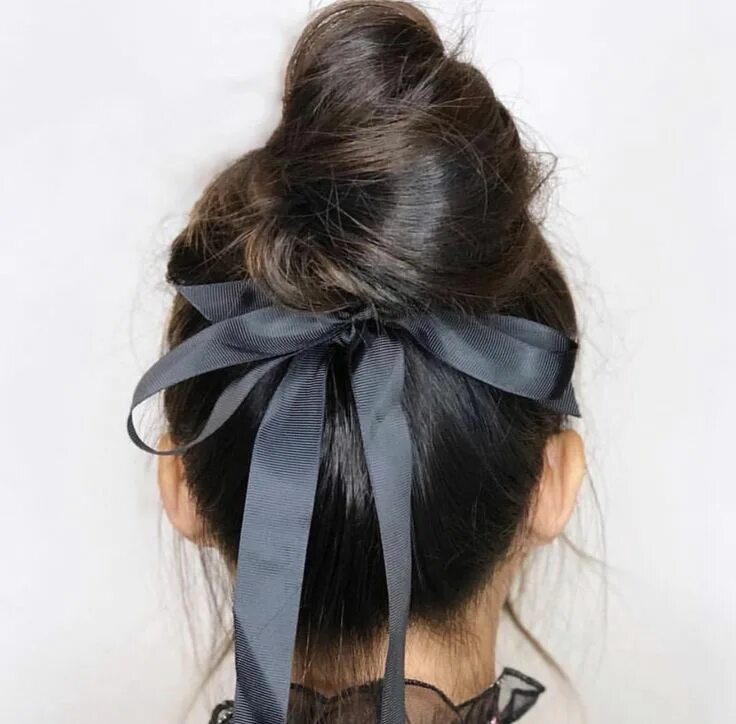 Красивые прически с ленточками giadoeshair on ig hairstyle brunette bow Long hair styles, Hair beauty, Hair sty