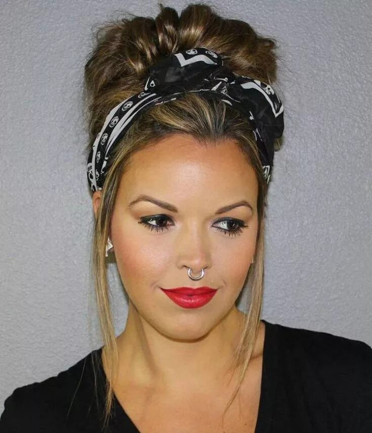 Красивые прически с повязкой на голове 20 Gorgeous Bandana Hairstyles for Cool Girls Scarf hairstyles, Headband hairsty
