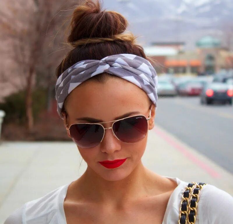 Красивые прически с повязкой на голове cute head wrap / headband Accessorize Cute hairstyles for short hair, Headband h