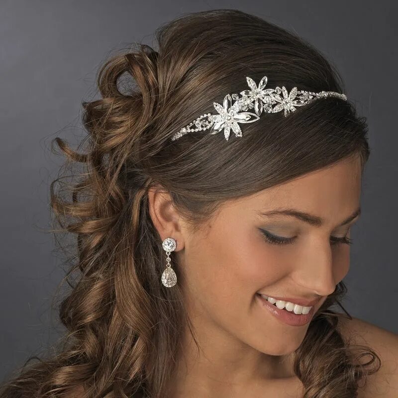 Красивые прически с украшениями Pin van Sebrina Dollar Winger op Winger wedding in 2019 - Bruiloft haar accessoi