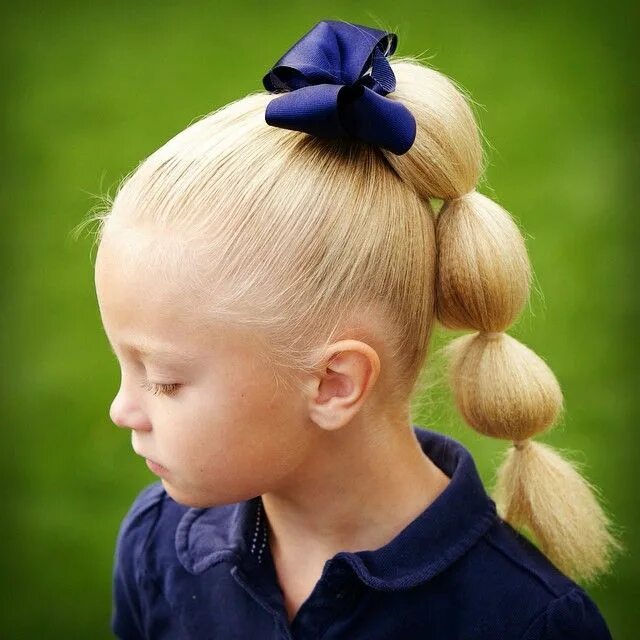 Красивые прически самым маленьким Bubble ponytail - seriously love the added texture from the Sam Villa Textur Iro