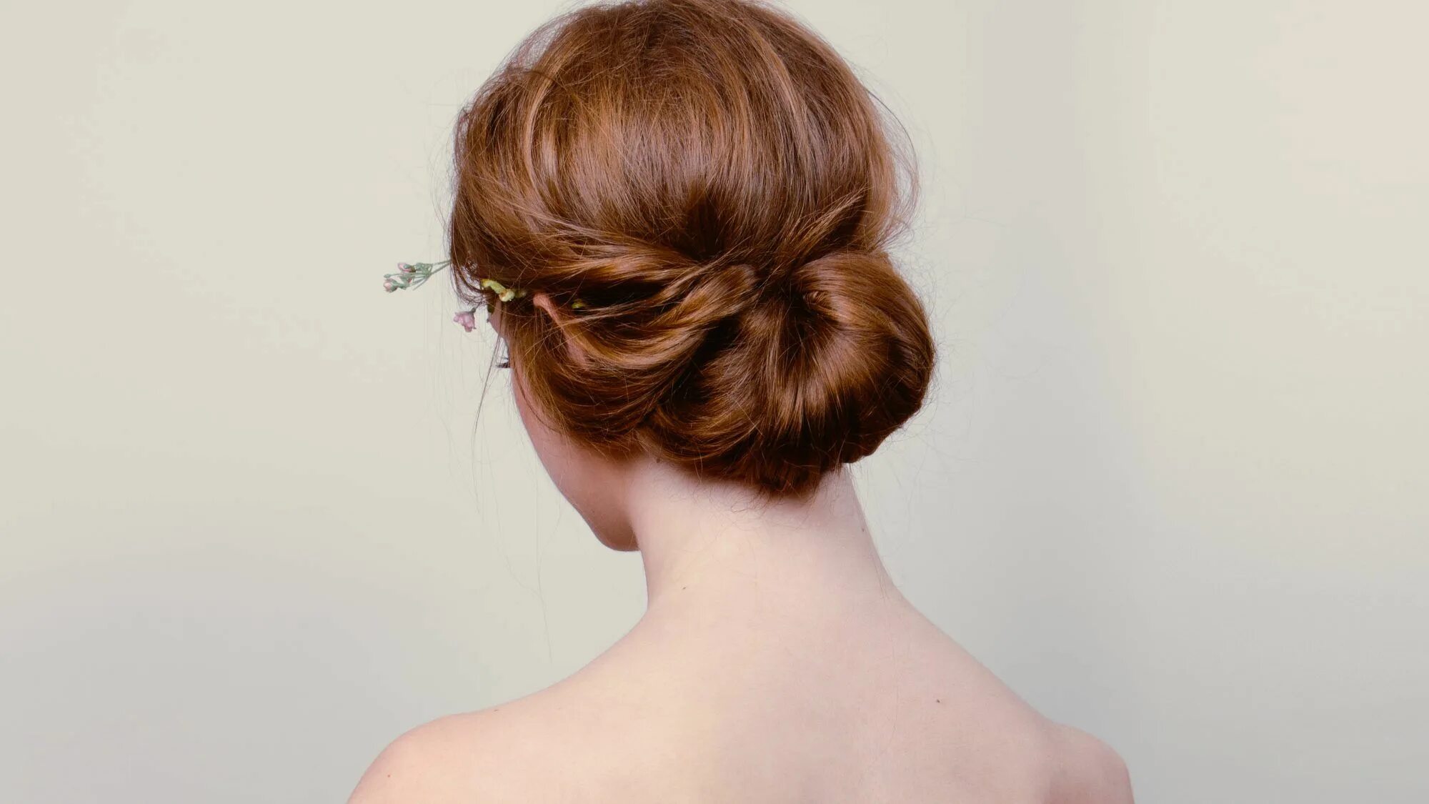 Красивые прически сзади The Chignon Is Making a Major Comeback, Here's How to Wear It Hairstyles for thi